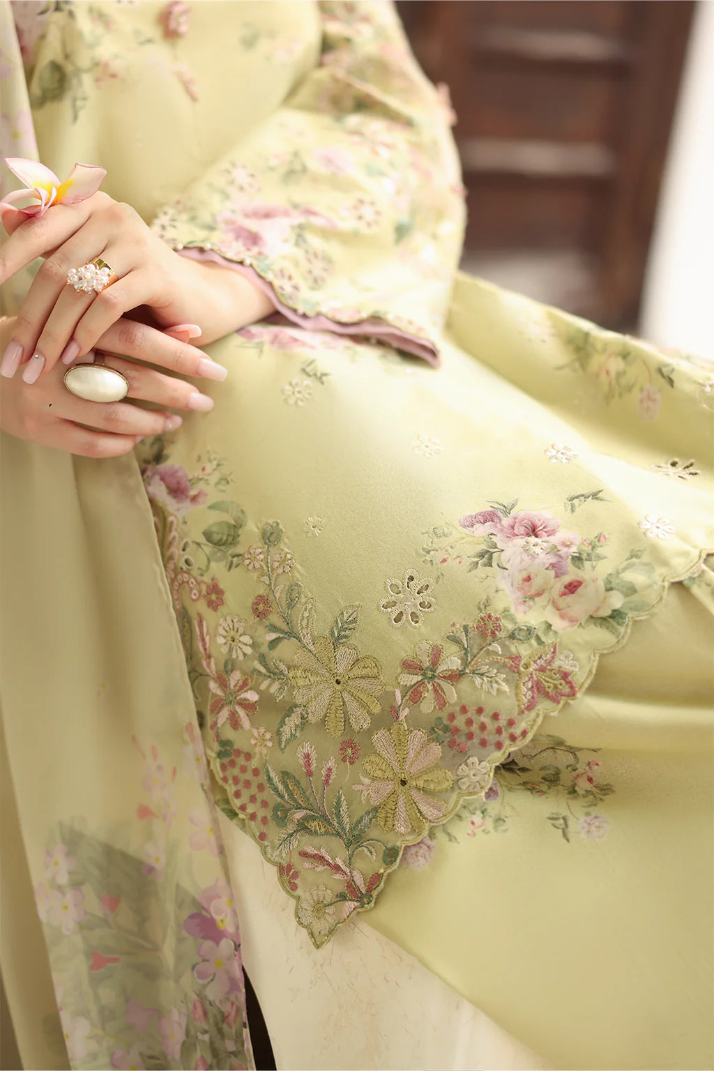QA-523 Printed Lawn