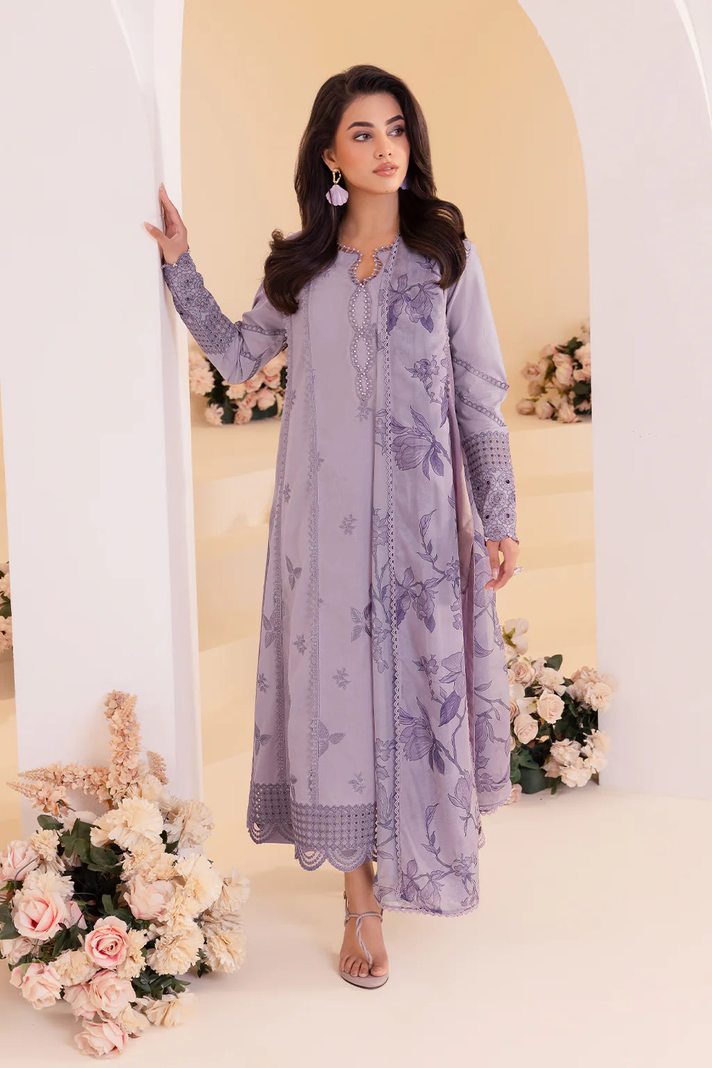QA-252 Embroidered Lawn