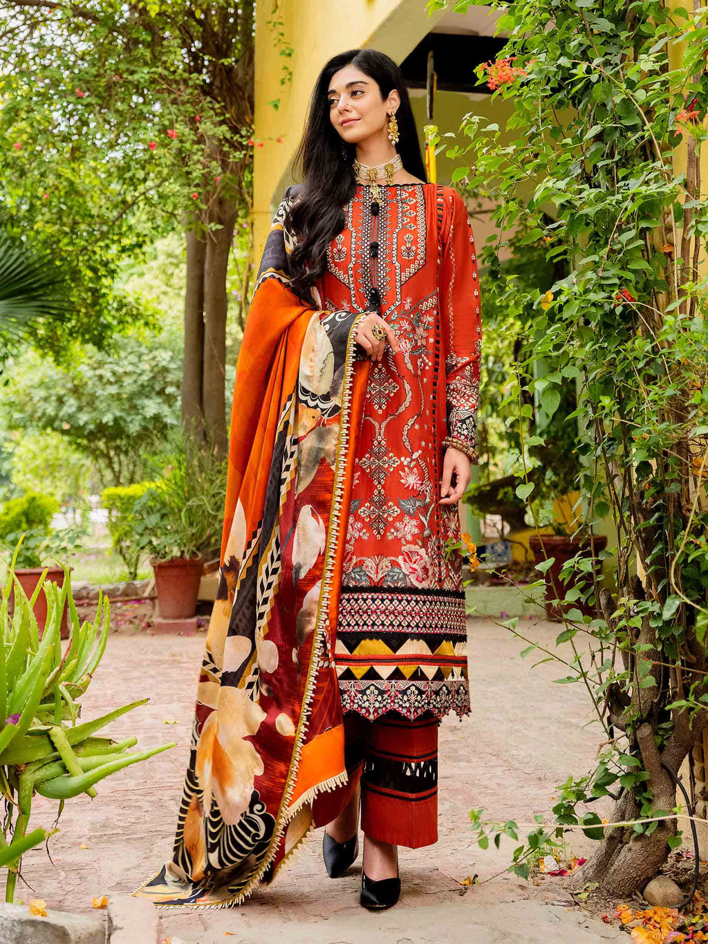 QF-03 EMBROIDERED SUIT