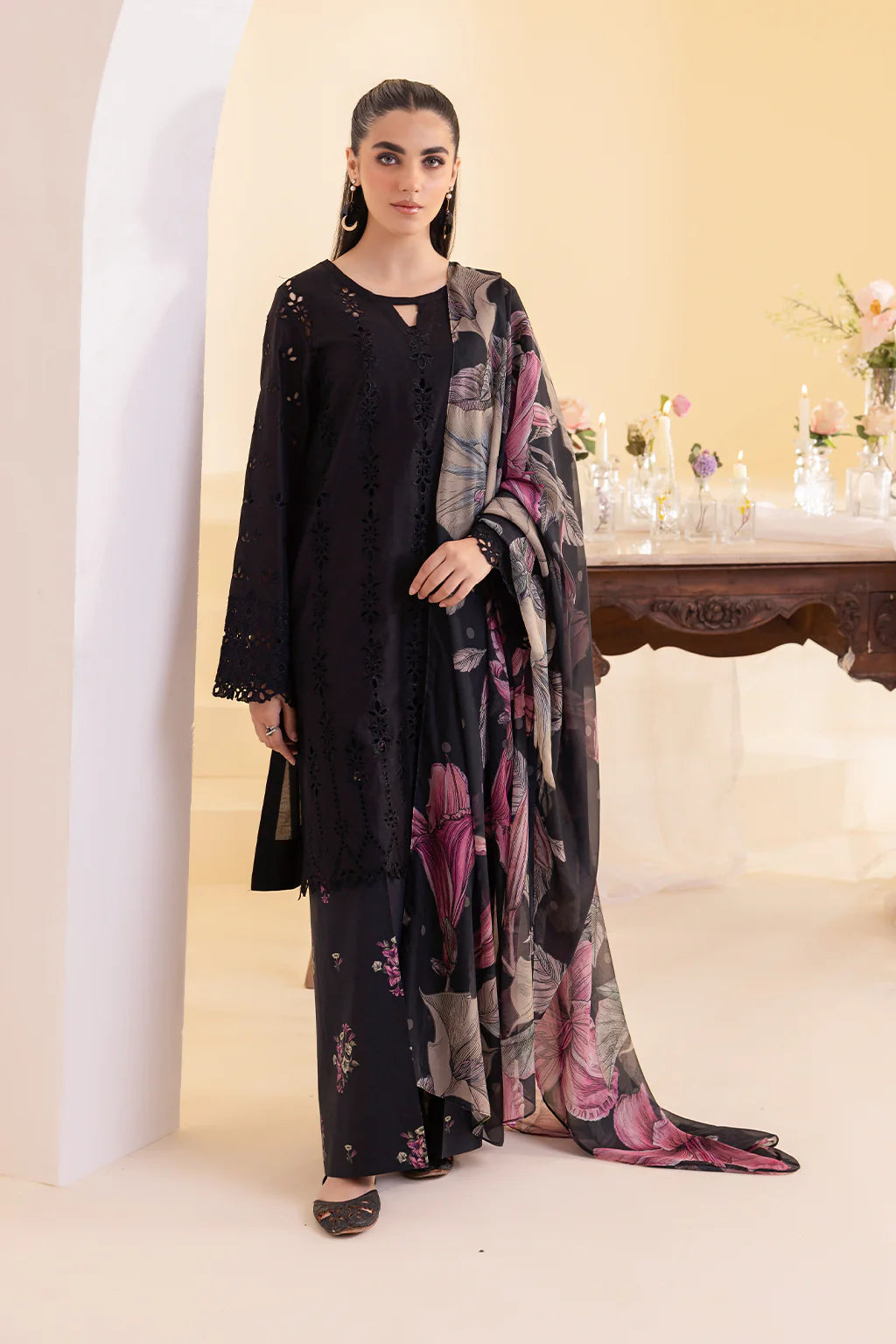 QA-253 Embroidered Lawn