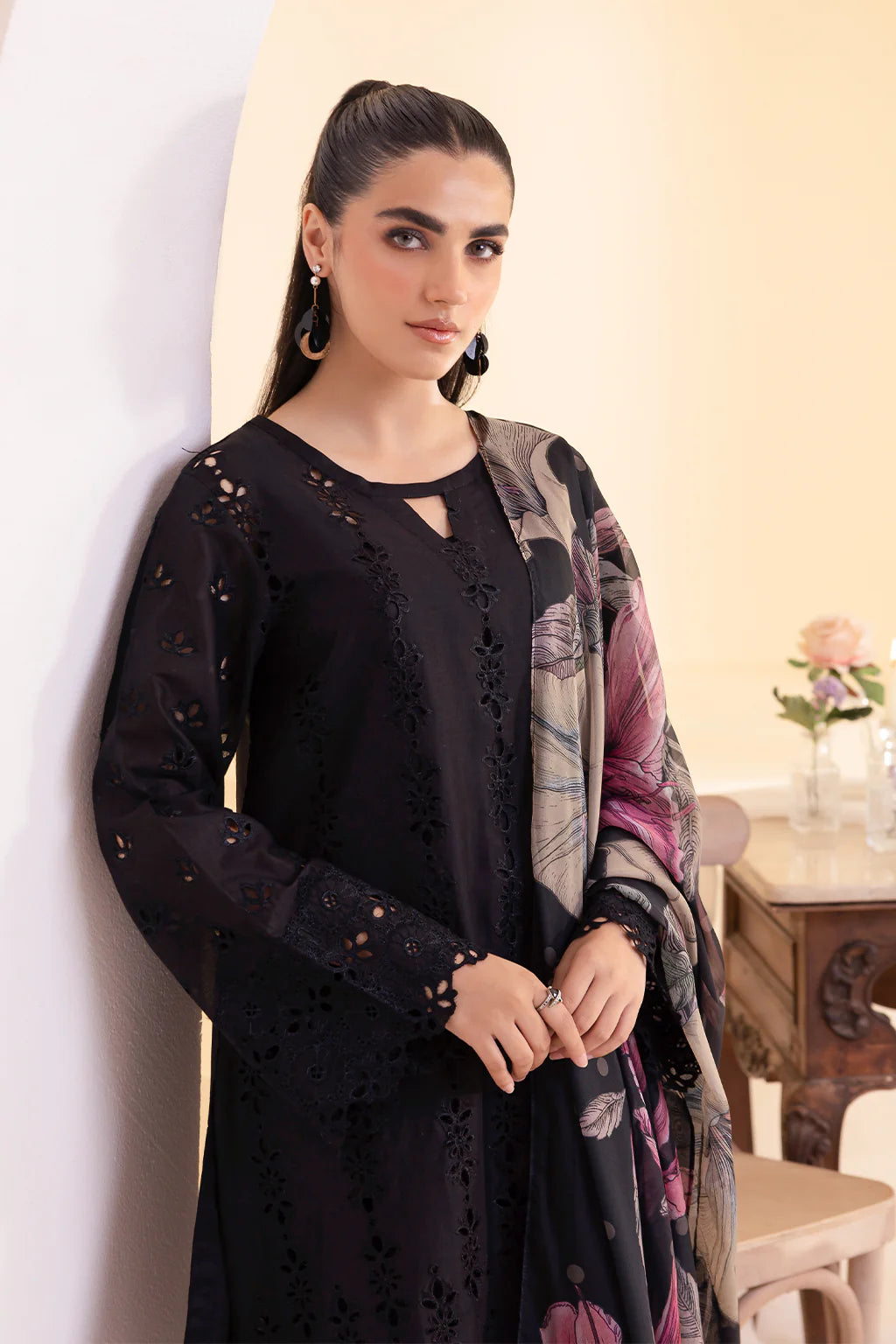QA-253 Embroidered Lawn