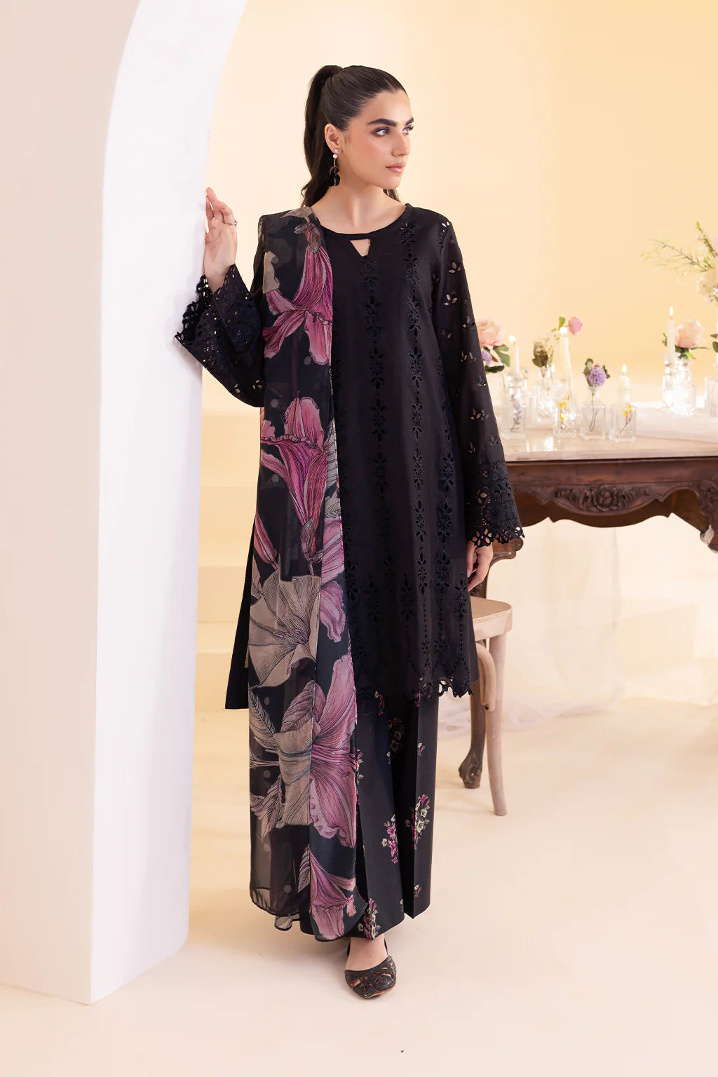 QA-253 Embroidered Lawn