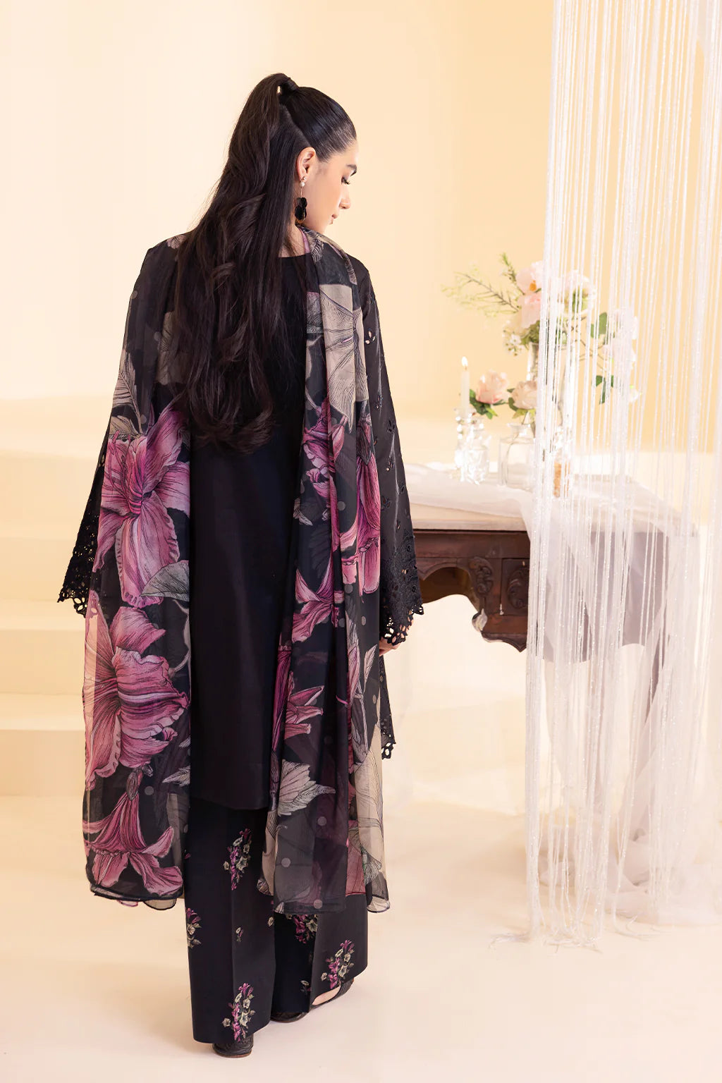 QA-253 Embroidered Lawn