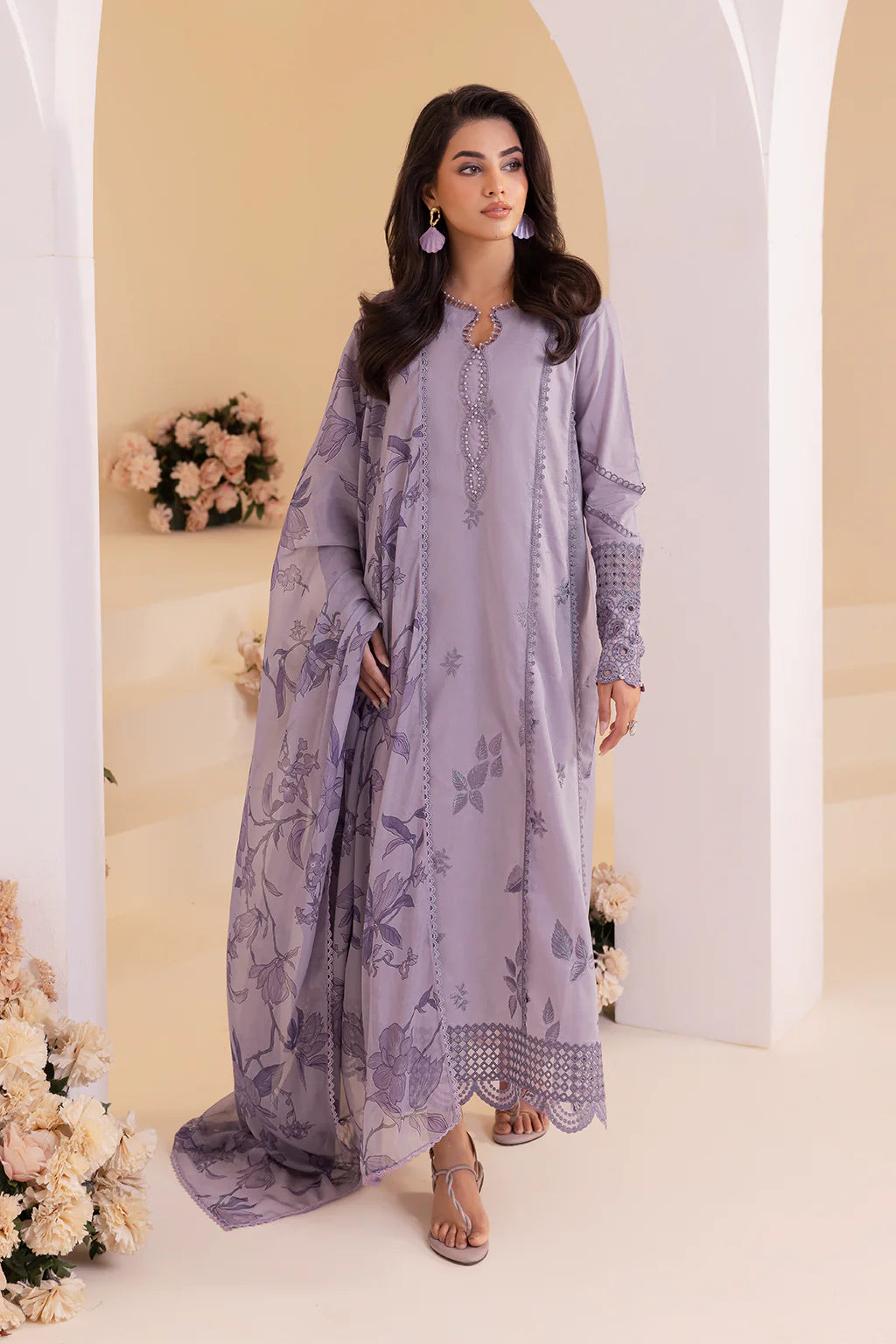 QA-252 Embroidered Lawn