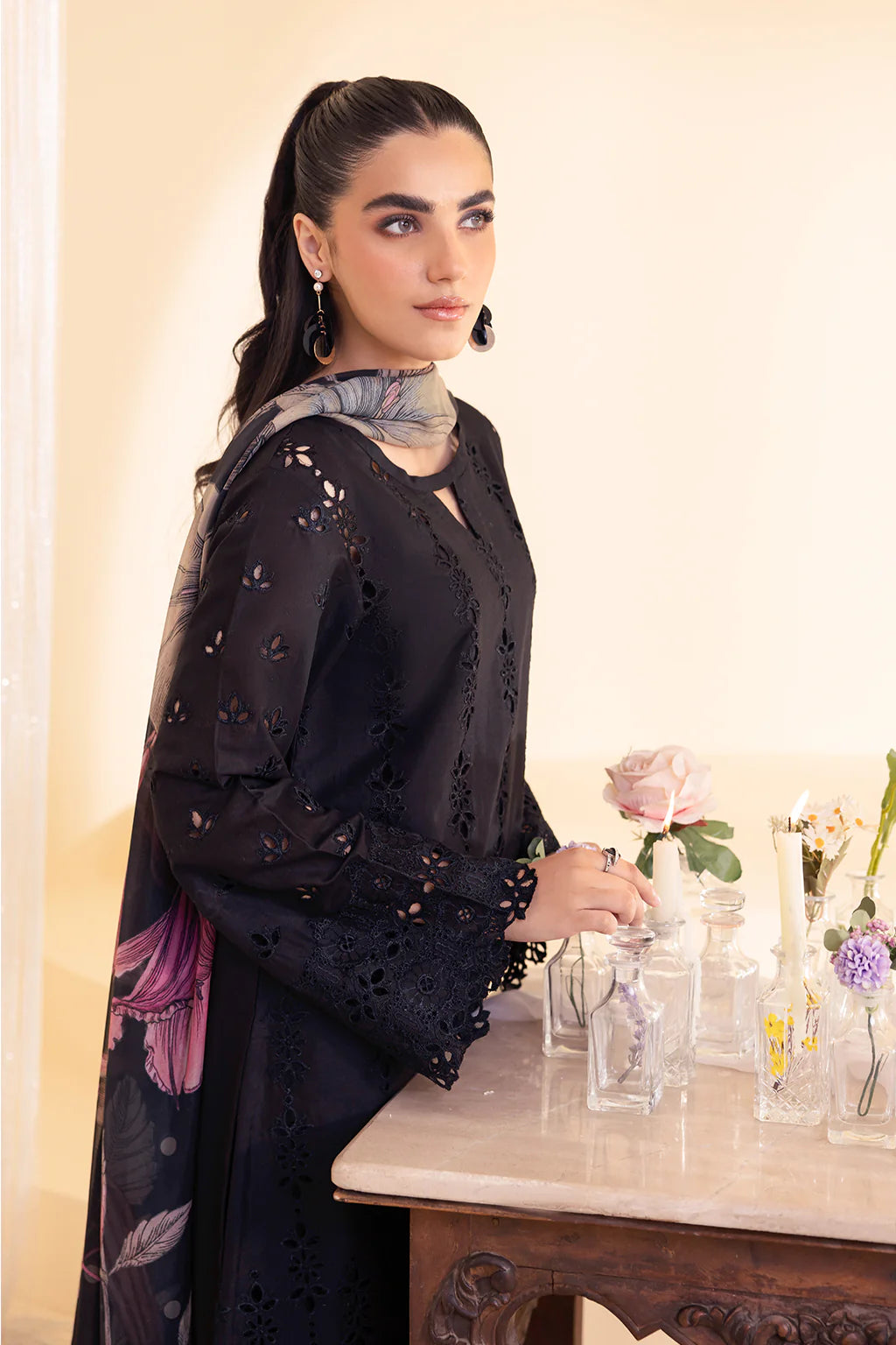 QA-253 Embroidered Lawn