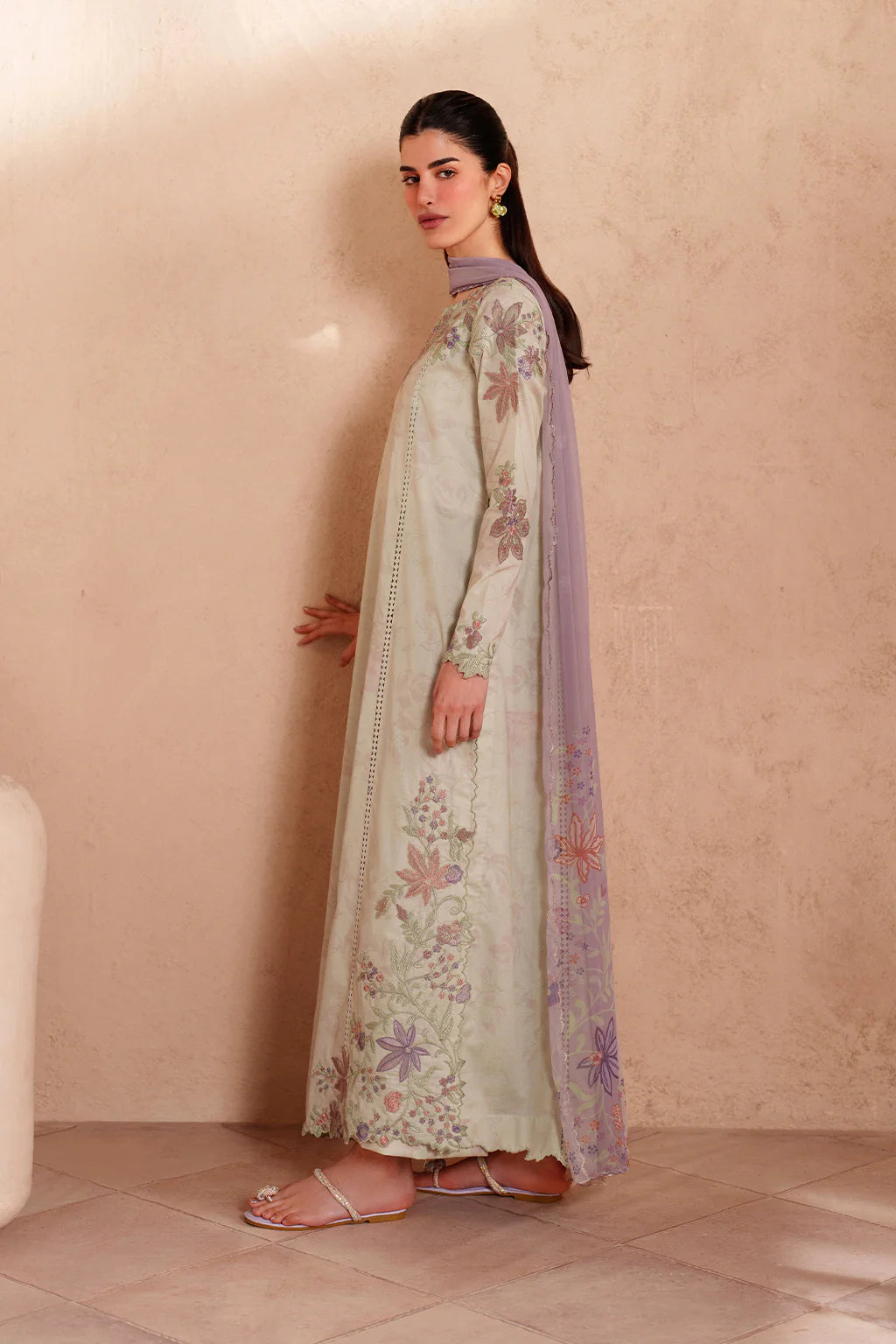 QA-09 Embroidered Lawn