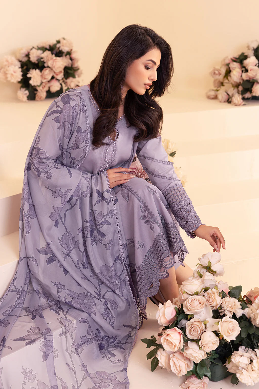 QA-252 Embroidered Lawn